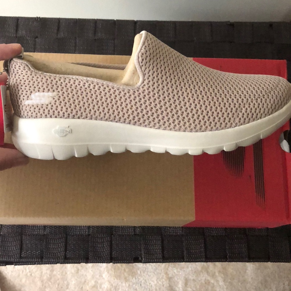 Make me an offer 🎉Sketchers Go Joy Walking Shoes